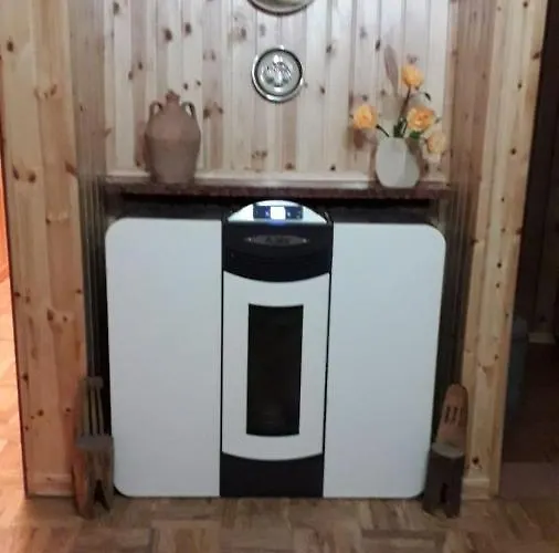 La Casa Nel Bosco אכסניה *